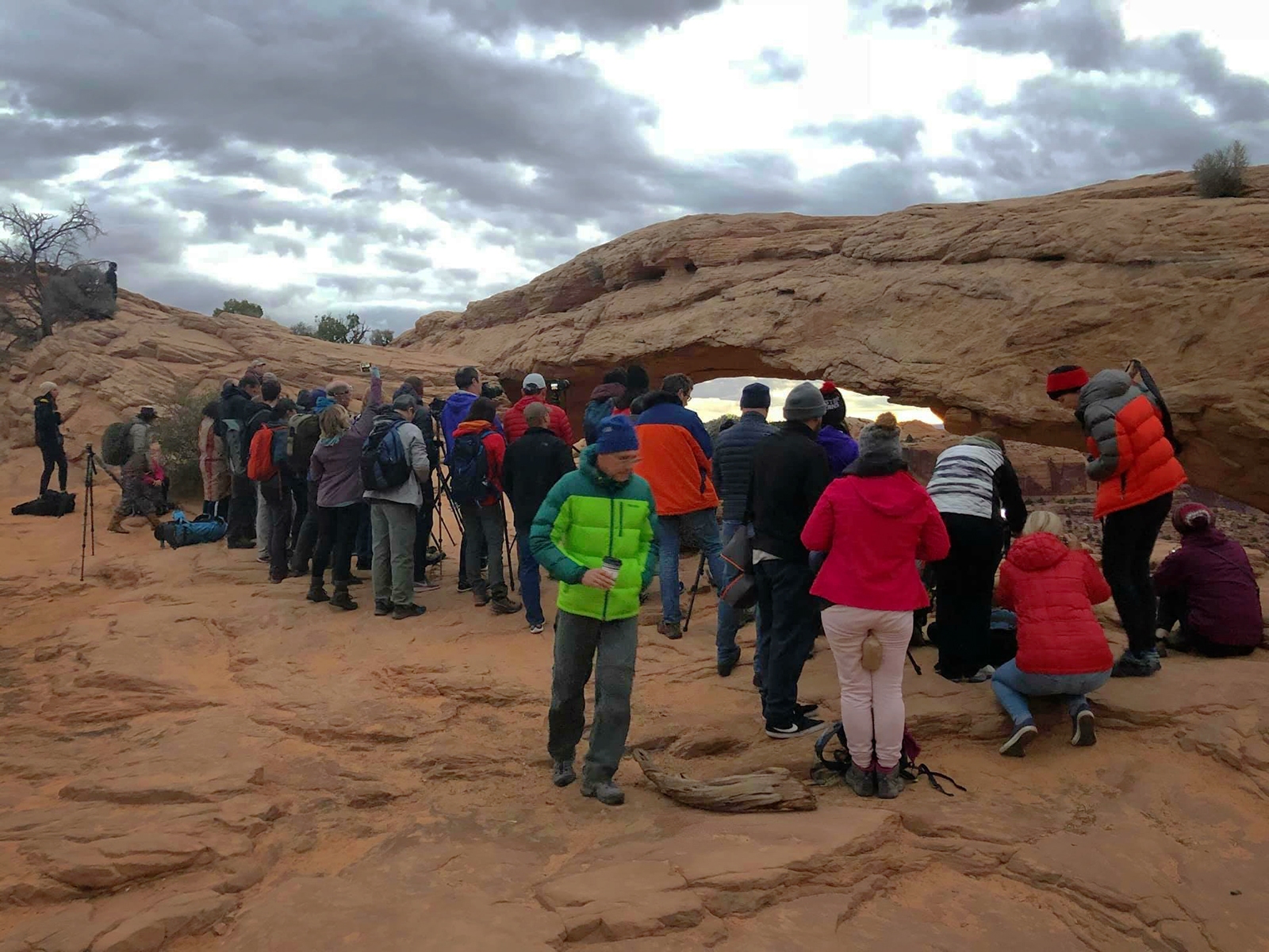 early morning crowds at Mesa Arch